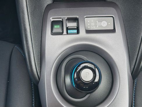 Used 2025 Nissan Leaf S FWD image 24