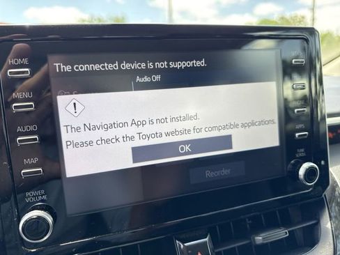 Used 2020 Toyota Corolla LE FWD image 18