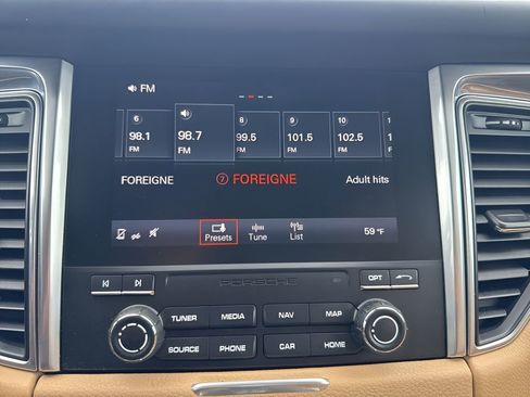 Used 2017 Porsche Macan Turbo AWD/4WD image 21