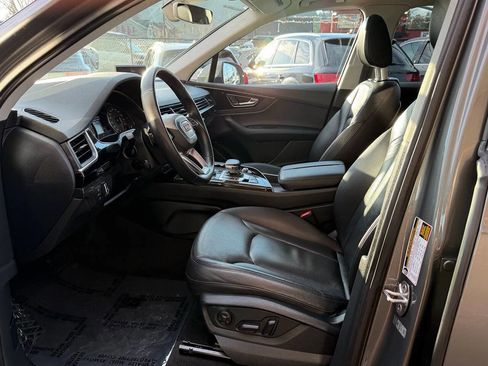 Used 2017 Audi Q7 3.0T Premium image 11