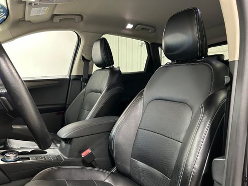 Used 2020 Ford Escape Titanium AWD/4WD image 26