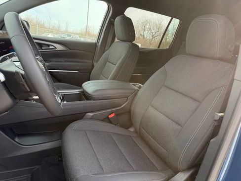 Used 2025 Chevrolet Traverse LT w/ LPO, Floor Liner Package image 12