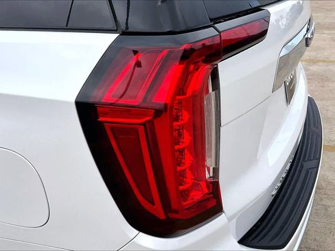 Used 2022 GMC Yukon SLT w/ SLT Premium Package image 56