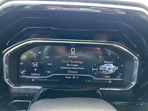 Used 2025 GMC Sierra 1500 SLT image 18