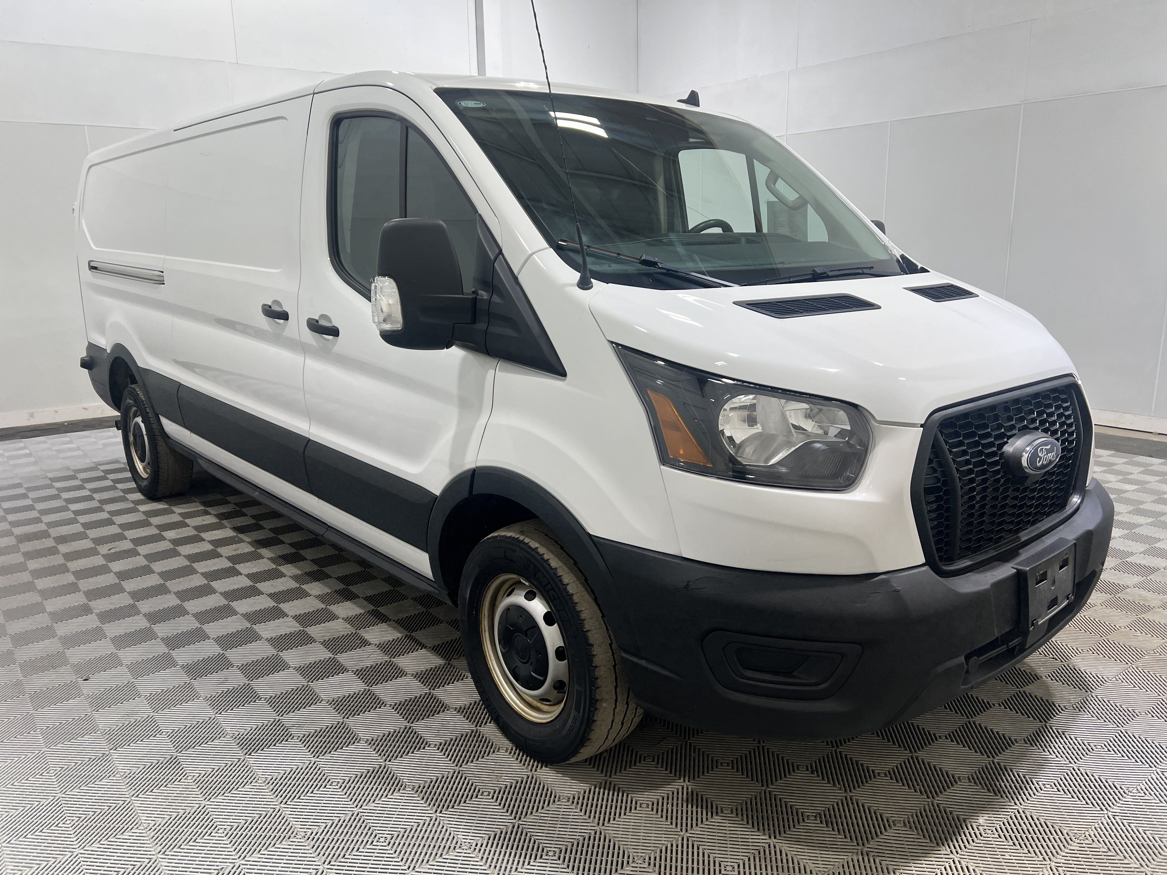 Used 2024 Ford Transit 150 Low Roof w/ Load Area Protection Package RWD image 4