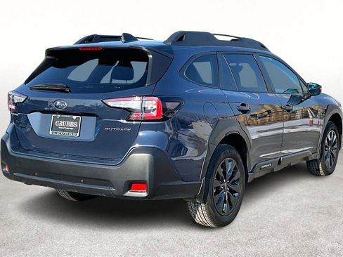 Used 2025 Subaru Outback Onyx Edition image 2