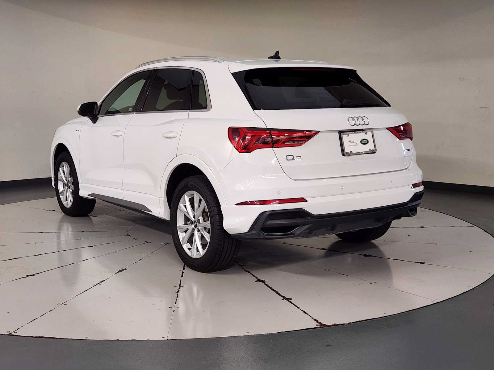 Used 2024 Audi Q3 2.0T Premium AWD/4WD image 6