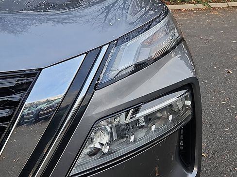 Certified 2023 Nissan Rogue SV w/ SV Premium B Package image 9