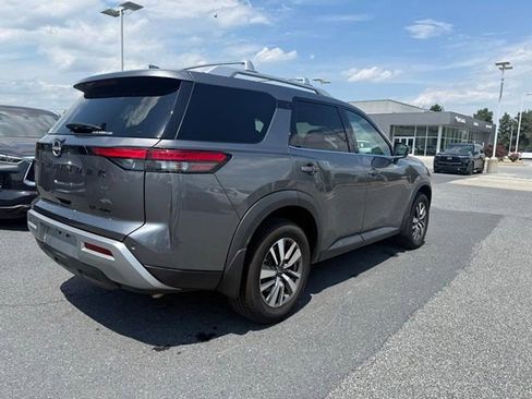 Used 2022 Nissan Pathfinder SL w/ Lighting Package (N92) AWD/4WD image 13