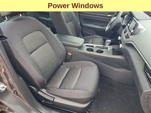 Used 2022 Nissan Altima 2.5 S FWD image 10