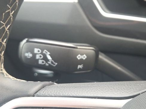 Used 2023 Volkswagen Tiguan SE R-Line image 43