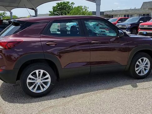Used 2023 Chevrolet TrailBlazer LS AWD/4WD image 8