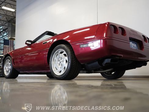 Used 1995 Chevrolet Corvette Convertible RWD image 28