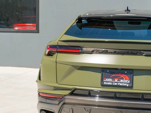 Used 2024 Lamborghini Urus Performante AWD/4WD image 44