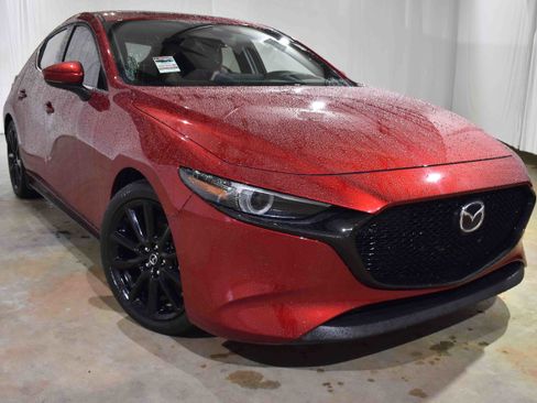 Used 2020 MAZDA MAZDA3 Hatchback w/ Premium Package image 3
