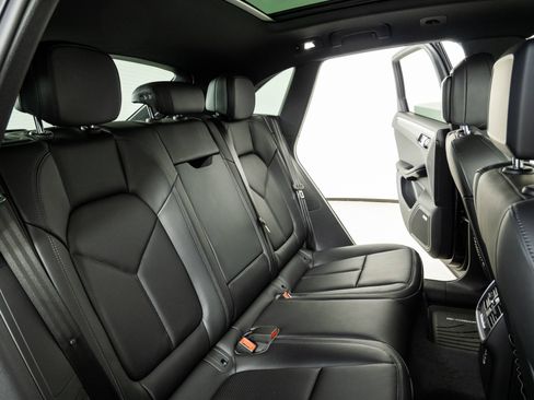 New 2026 Porsche Macan AWD/4WD image 23