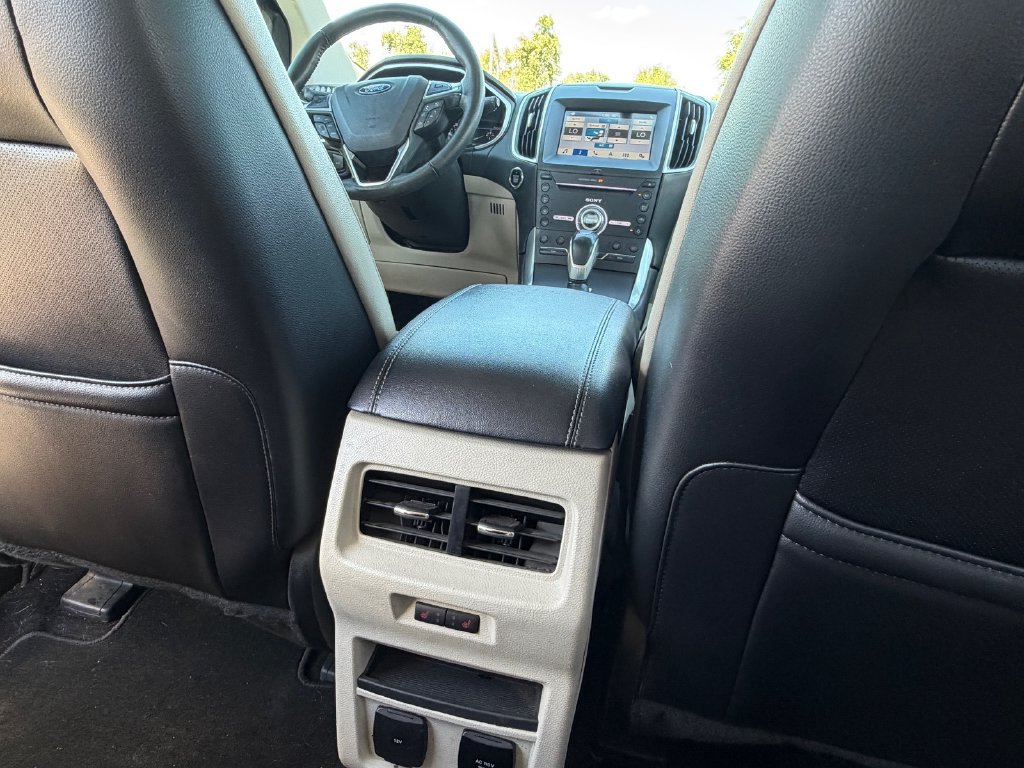 Used 2018 Ford Edge Titanium w/ Equipment Group 301A FWD image 32