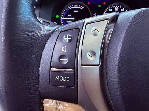 Used 2014 Lexus ES 300h w/ Luxury Package w/Bamboo Trim FWD image 21