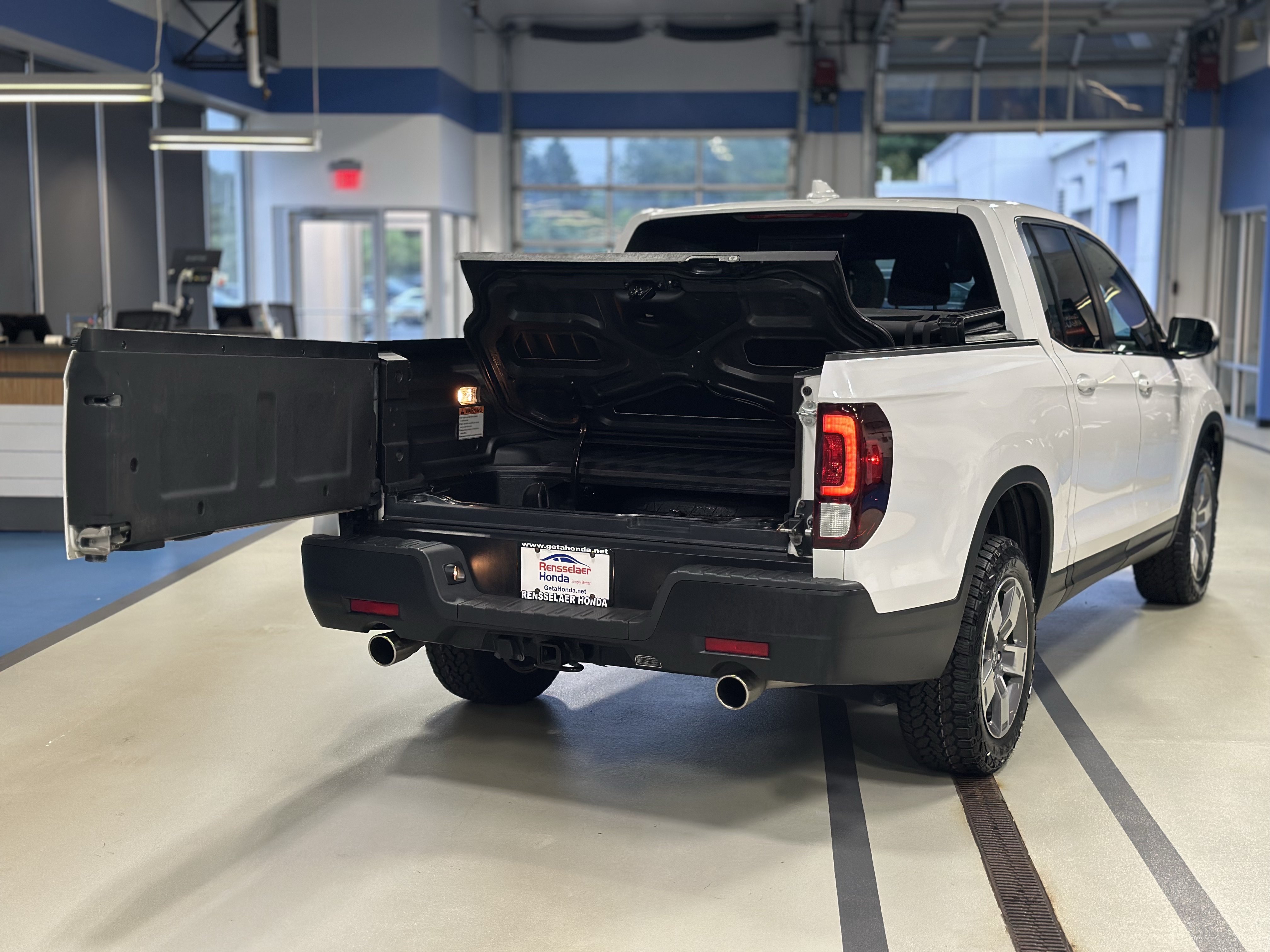 Used 2024 Honda Ridgeline RTL image 8