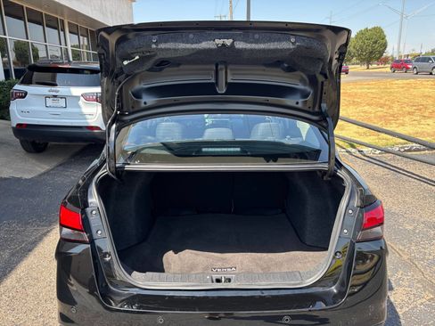 Used 2025 Nissan Versa SV FWD image 24