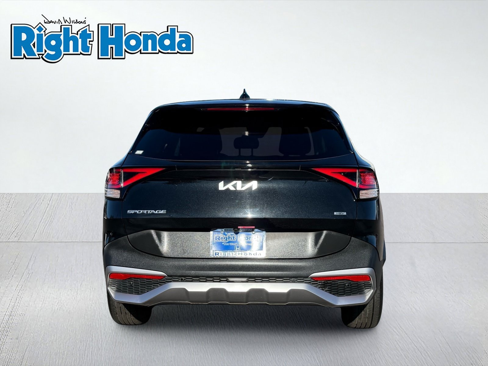 Used 2025 Kia Sportage LX FWD image 7