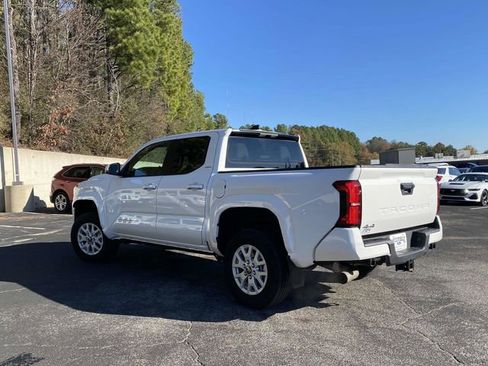 Used 2024 Toyota Tacoma SR5 image 6