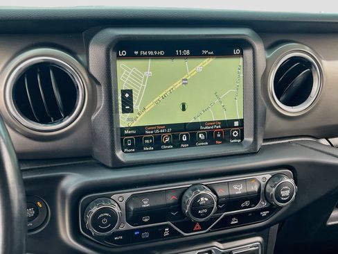 Used 2022 Jeep Wrangler Unlimited Rubicon 4xe AWD/4WD image 13