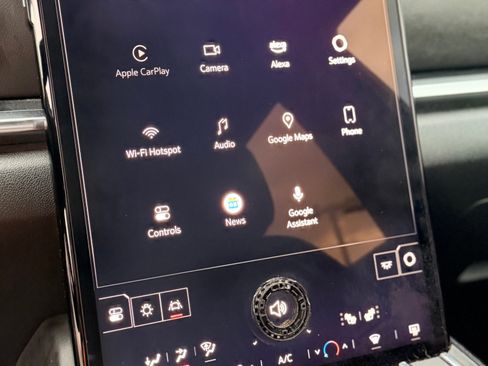 Used 2025 GMC Terrain Elevation image 16