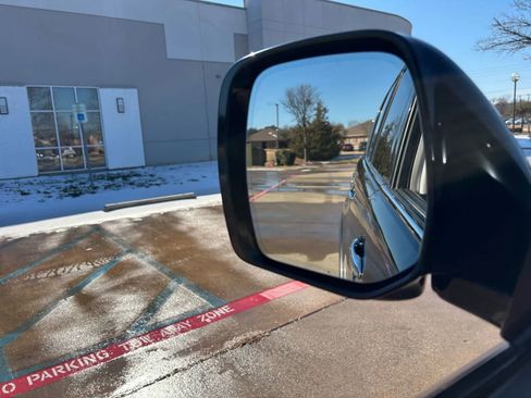 Used 2018 Nissan Armada SL w/ Premium Package RWD image 31