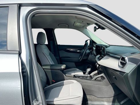 Used 2024 Chevrolet TrailBlazer LT w/ Convenience Package FWD image 26