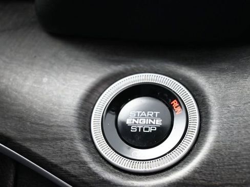 Used 2024 Jeep Grand Cherokee L Limited w/ Luxury Tech Group II image 26