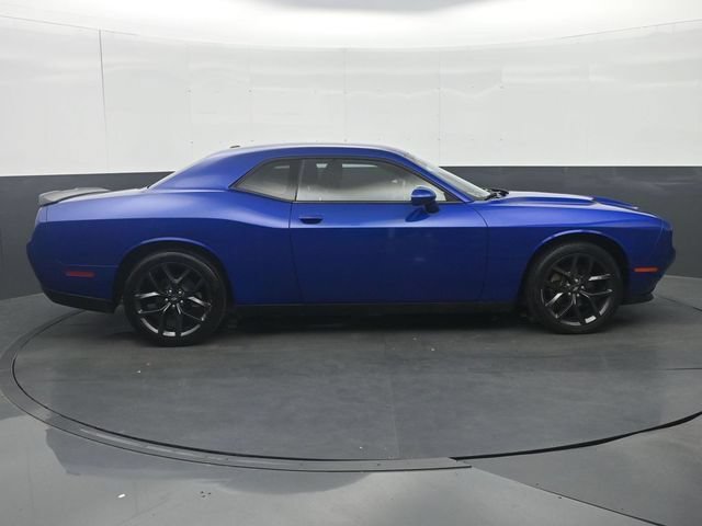 Used 2021 Dodge Challenger SXT w/ Driver Convenience Group RWD image 8