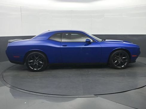 Used 2021 Dodge Challenger SXT w/ Driver Convenience Group RWD image 8