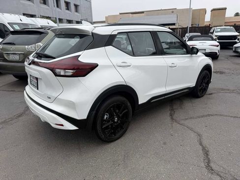 Used 2021 Nissan Kicks SR w/ SR Premium Package FWD image 16