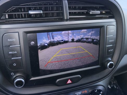 Used 2024 Kia Soul LX w/ Option Group 015 FWD image 4