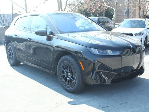 New 2026 BMW iX xDrive60 image 1