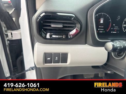 Used 2023 Honda Pilot Touring image 18