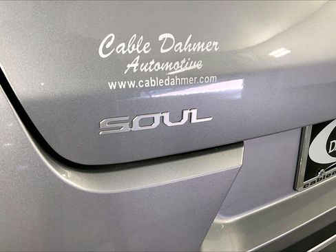 Certified 2025 Kia Soul LX w/ LX Technology Package FWD image 8