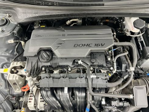 Used 2024 Hyundai Elantra SEL FWD image 25