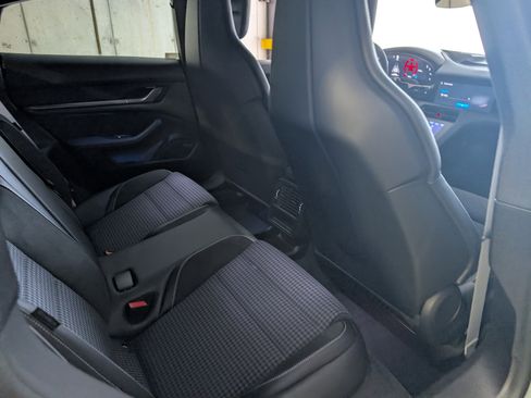 Used 2025 Porsche Taycan image 23