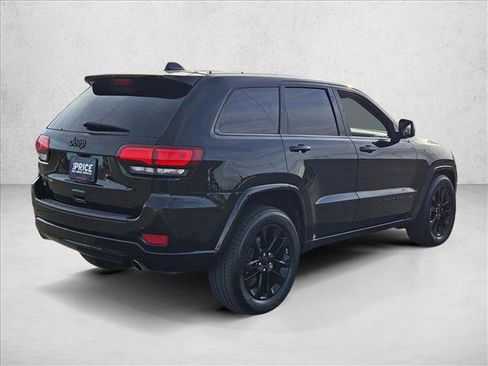 Used 2017 Jeep Grand Cherokee Altitude image 6