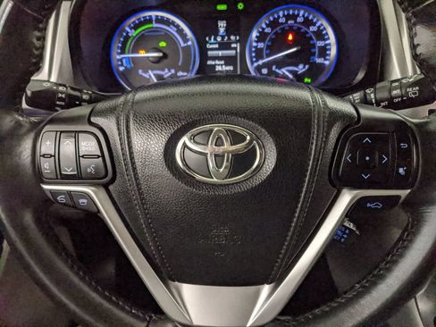 Used 2015 Toyota Highlander Limited w/ Driver Technology Package AWD/4WD image 11