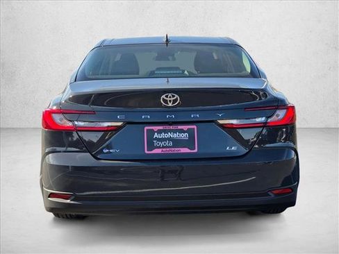 Used 2025 Toyota Camry LE image 7