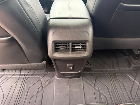 Used 2024 Chevrolet Equinox RS w/ RS Leather Package AWD/4WD image 17