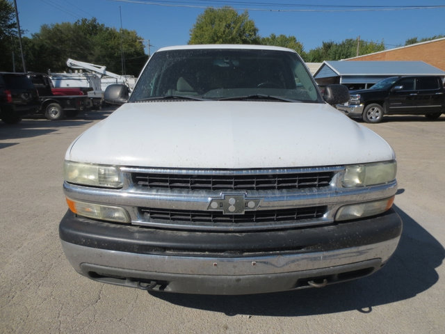 Used 2003 Chevrolet Suburban LS w/ LS Preferred Equipment Group AWD/4WD image 3