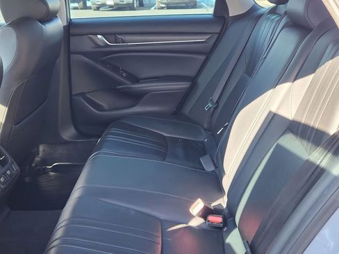 Used 2021 Honda Accord Touring image 12