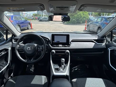 Used 2025 Toyota RAV4 XLE AWD/4WD image 11