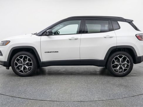 Used 2025 Jeep Compass Limited image 5