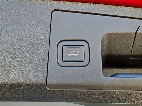 Used 2024 Cadillac XT4 Premium Luxury image 16