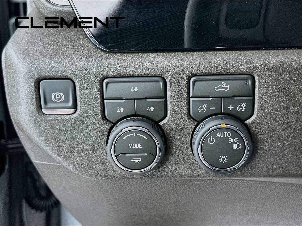 Used 2026 Chevrolet Silverado 2500 LT AWD/4WD image 14